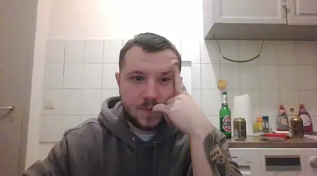 Snapshot of klydick chatting on February 4, 2025, 8:17 pm klydick online show from February 4, 2025, 8:17 pm