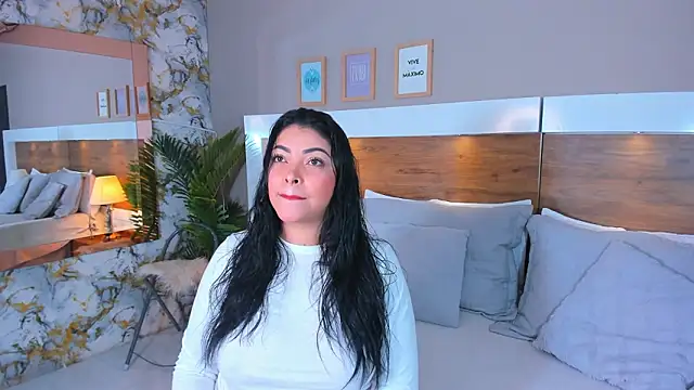 EmaBakker online show from February 25, 2026, 10:47 am