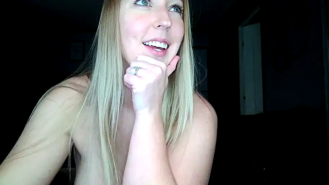 lucyallen4201 online show from January 22, 2025, 10:37 pm