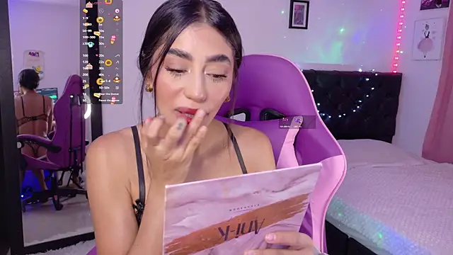 JulietaCheerr online show from April 28, 2026, 2:00 pm