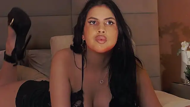 GiuliaHarvey online show from February 4, 2025, 8:24 am