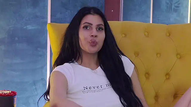 GiuliaHarvey online show from March 6, 2025, 1:37 am