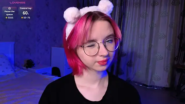 Nora Failure online show from September 21, 2025, 3:08 am