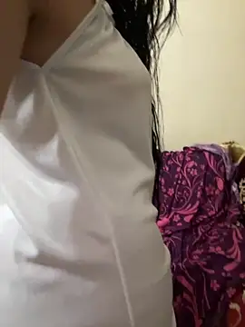 Snapshot of Layla-daloua chatting on May 18, 2026, 11:10 pm Layla-daloua online show from May 18, 2026, 11:10 pm