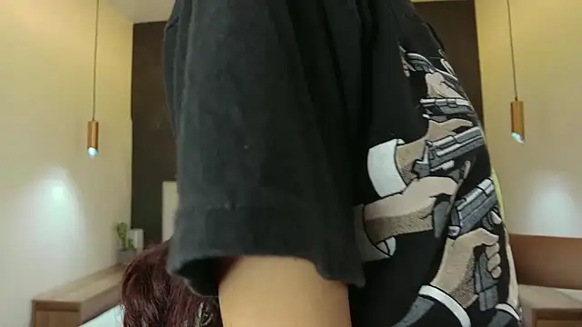 ParisFox  online show from February 12, 2025, 7:35 pm