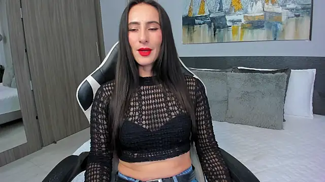 SaraGomez1 online show from May 18, 2026, 12:33 pm