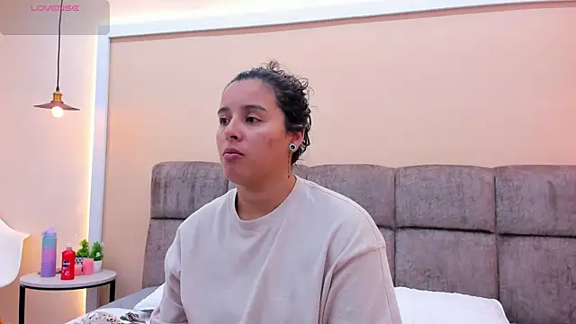 Dilan y Mia online show from January 7, 2025, 12:20 pm