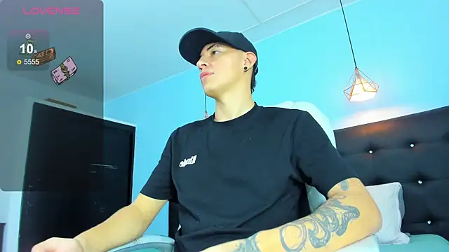 Lobo 17  online show from December 23, 2025, 3:37 am