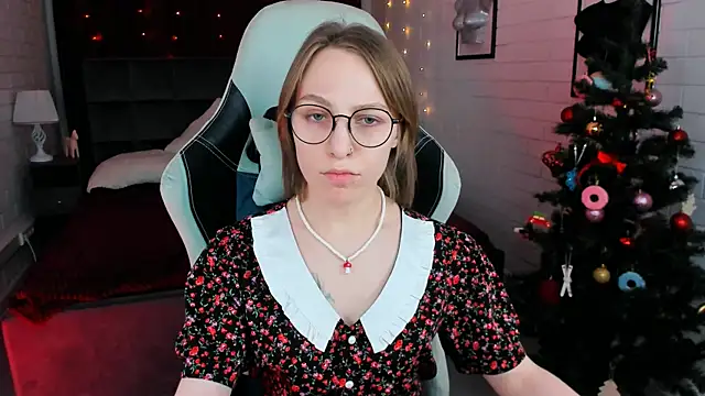 AphexQueen online show from December 20, 2024, 1:11 pm