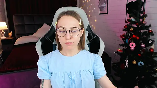 AphexQueen online show from December 21, 2024, 1:10 pm