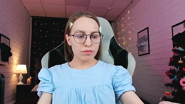 AphexQueen online show from December 21, 2024, 7:16 pm