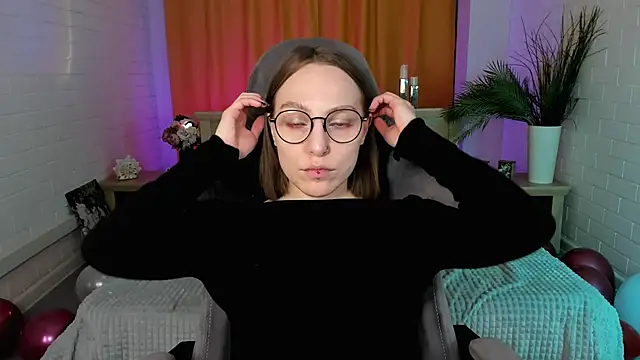 AphexQueen online show from February 9, 2025, 8:13 pm