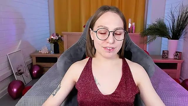 AphexQueen online show from February 15, 2025, 12:11 pm