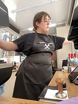 cinnabon  online show from January 25, 2025, 12:05 pm