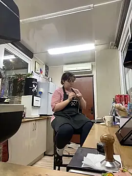 cinnabon  online show from February 10, 2025, 3:42 pm