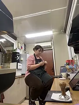 cinnabon  online show from February 16, 2025, 3:27 pm