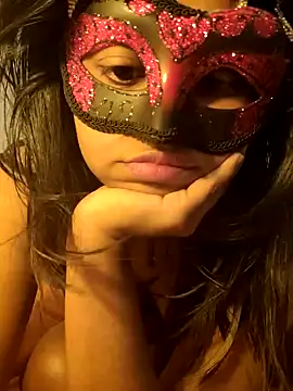 Bella Luna18 online show from March 7, 2025, 6:00 pm