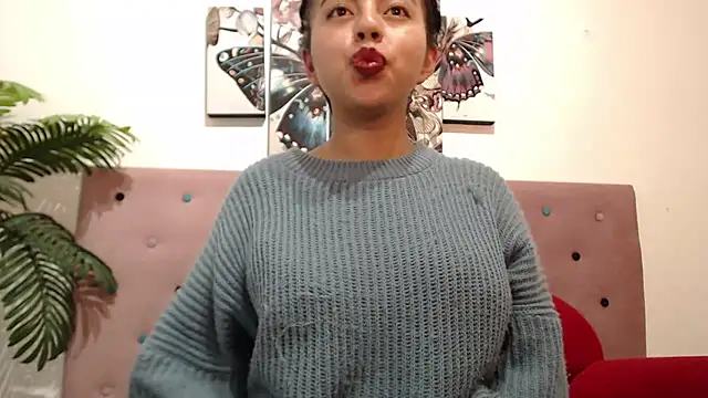 CarolineBrunx online show from March 13, 2025, 8:26 am