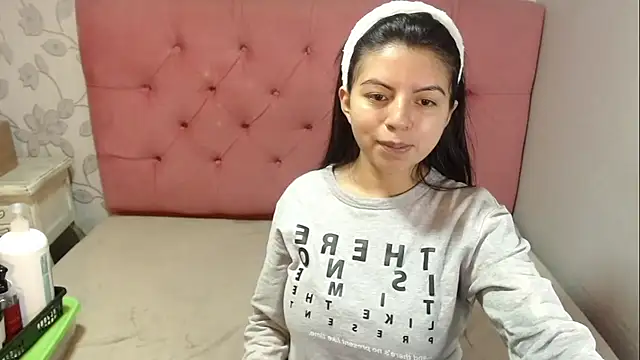 CarolineBrunx online show from December 15, 2025, 2:38 am