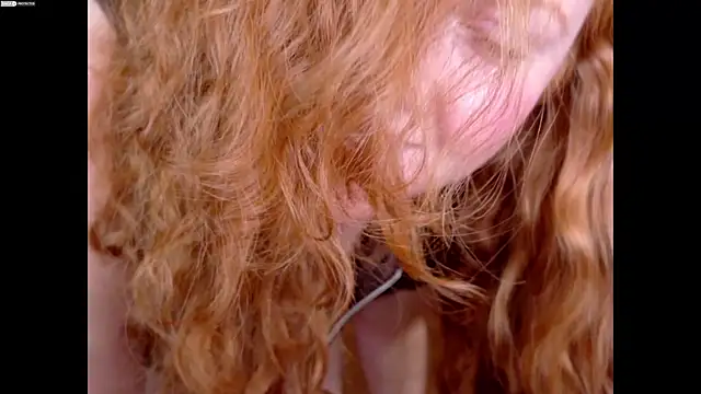 Scarlettredff online show from November 27, 2025, 4:58 am