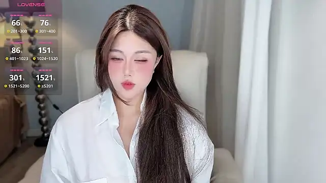 Strawberrybabyy1 online show from December 5, 2024, 4:01 pm