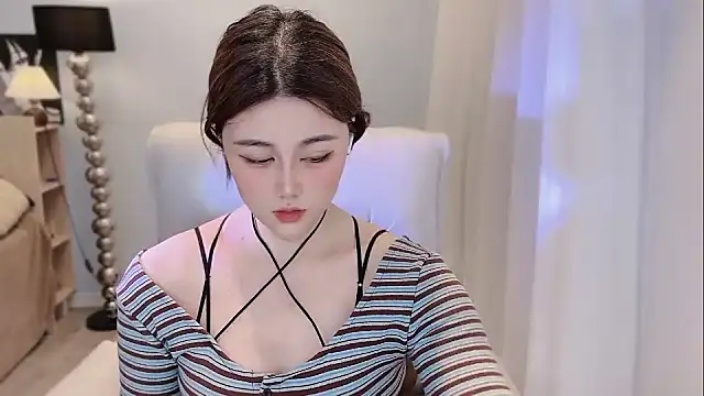 Strawberrybabyy1 online show from December 23, 2024, 6:58 pm