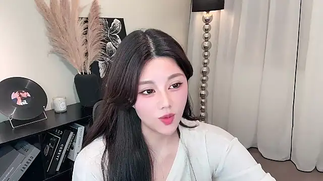 Strawberrybabyy1 online show from March 4, 2025, 4:09 pm