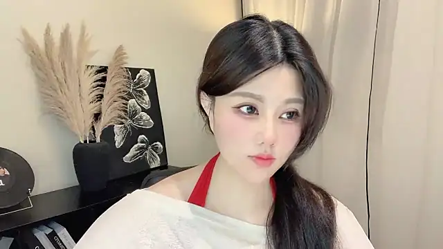 Strawberrybabyy1 online show from March 14, 2025, 1:24 pm