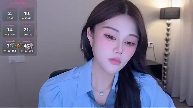 Strawberrybabyy1 online show from November 5, 2025, 2:50 pm