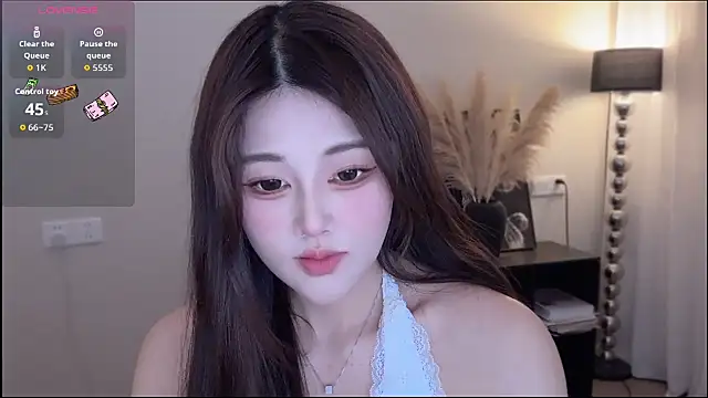 Strawberrybabyy1 online show from December 2, 2025, 3:40 pm