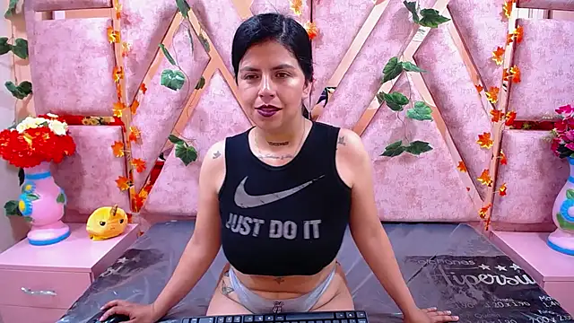 CataleyaLars20 online show from February 6, 2025, 12:59 pm