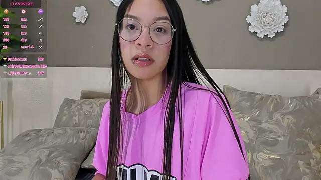 KimHiltton online show from February 12, 2025, 9:42 am