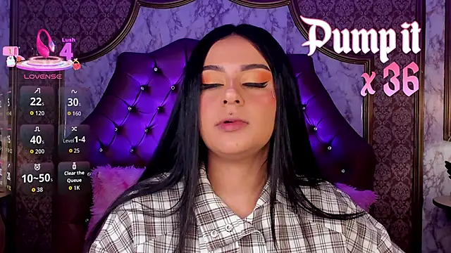 SoffiQueen online show from March 28, 2026, 1:54 pm