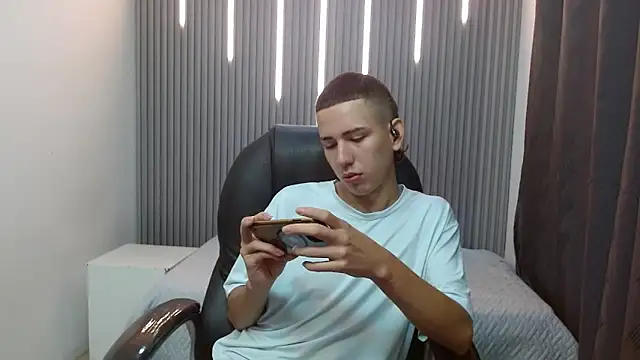 JackSwan18 online show from March 12, 2026, 2:23 pm