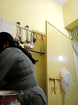 Snapshot of heenage chatting on December 2, 2024, 5:37 pm heenage online show from December 2, 2024, 5:37 pm