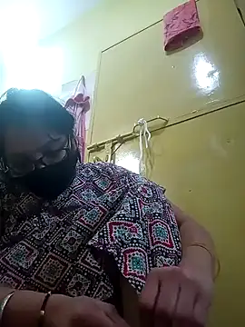 Snapshot of heenage chatting on January 31, 2025, 8:54 am heenage online show from January 31, 2025, 8:54 am