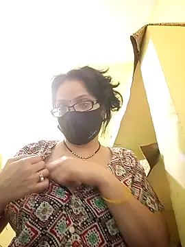 Snapshot of heenage chatting on February 3, 2025, 12:14 pm heenage online show from February 3, 2025, 12:14 pm