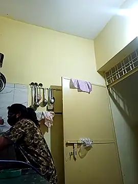 Snapshot of heenage chatting on March 16, 2025, 4:56 pm heenage online show from March 16, 2025, 4:56 pm