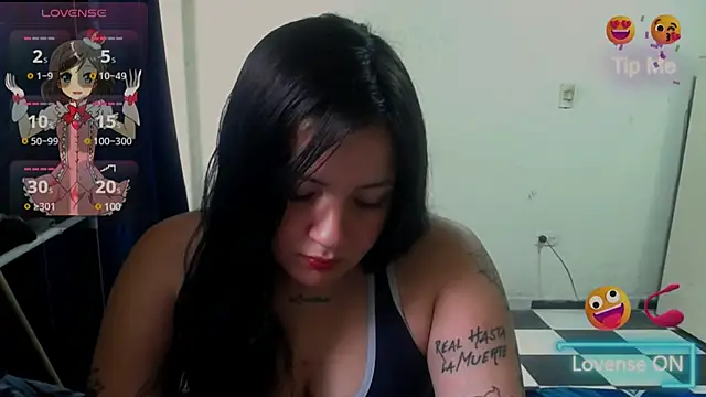 shopyymessyy online show from March 21, 2025, 6:29 pm