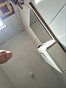 luuhcat09 online show from November 20, 2025, 10:37 am