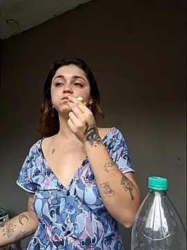 luuhcat09 online show from November 24, 2025, 6:51 pm