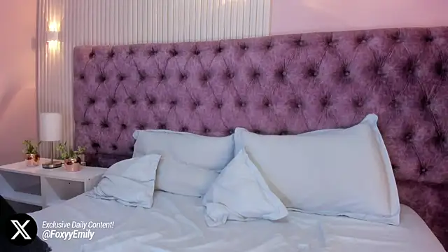 EMILYY FOXY online show from March 8, 2025, 8:03 pm