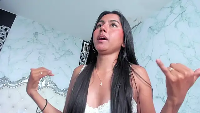 Emmy Cute18 online show from October 14, 2025, 2:51 pm