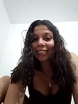 Snapshot of Carliina_Soussa chatting on January 14, 2025, 10:12 pm Carliina Soussa online show from January 14, 2025, 10:12 pm