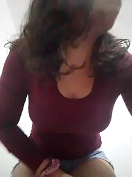 Snapshot of Carliina_Soussa chatting on January 20, 2025, 9:43 pm Carliina Soussa online show from January 20, 2025, 9:43 pm