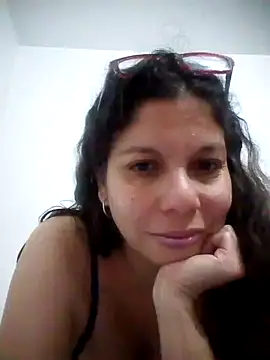 Snapshot of Carliina_Soussa chatting on January 27, 2025, 11:00 pm Carliina Soussa online show from January 27, 2025, 11:00 pm
