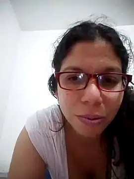 Snapshot of Carliina_Soussa chatting on January 28, 2025, 10:12 pm Carliina Soussa online show from January 28, 2025, 10:12 pm