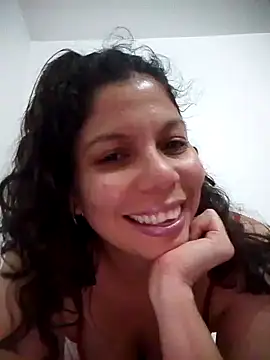 Snapshot of Carliina_Soussa chatting on February 4, 2025, 10:34 pm Carliina Soussa online show from February 4, 2025, 10:34 pm