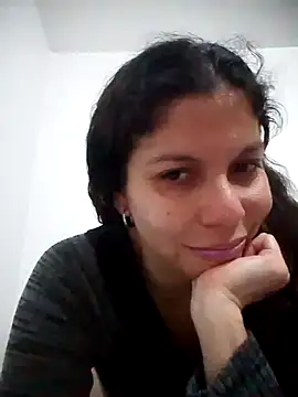 Snapshot of Carliina_Soussa chatting on February 5, 2025, 1:58 am Carliina Soussa online show from February 5, 2025, 1:58 am