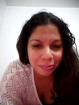 Snapshot of Carliina_Soussa chatting on February 17, 2025, 8:58 pm Carliina Soussa online show from February 17, 2025, 8:58 pm